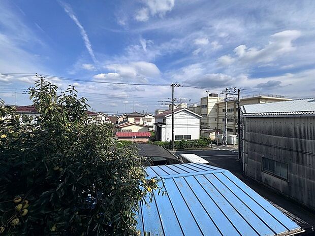 窓からの眺望です。実際に現地で眺望もご確認ください。 