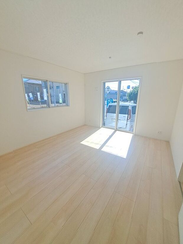 家族が一番集まる場所だから広々としつつも素敵な空間であって欲しい。みんながくつろぐリビングからキッチンまでが一つの空間のように繋がる間取り。