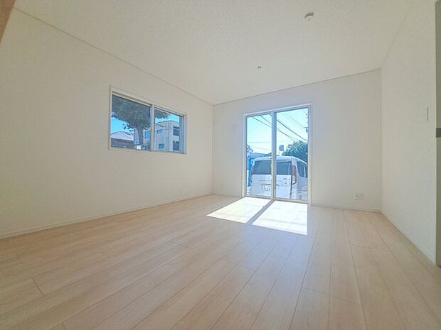 家族が一番集まる場所だから広々としつつも素敵な空間であって欲しい。みんながくつろぐリビングからキッチンまでが一つの空間のように繋がる間取り。