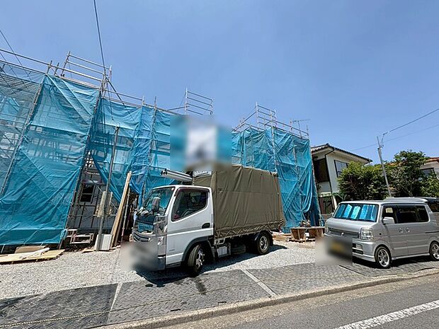 現在建物を建築中です、建築中の物件については現地確認の他、同施工会社の完成施工例のご案内、担当者のプレゼンテーションにてご検討ください。適切なご検討の方法をご説明させて頂きます。