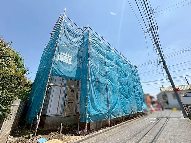 現在建物を建築中です、建築中の物件については現地確認の他、同施工会社の完成施工例のご案内、担当者のプレゼンテーションにてご検討ください。適切なご検討の方法をご説明させて頂きます。 