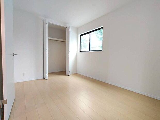 各お部屋に収納が設置されています。