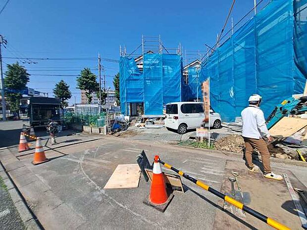 現在建物を建築中です、建築中の物件については現地確認の他、同施工会社の完成施工例のご案内、担当者のプレゼンテーションにてご検討ください。適切なご検討の方法をご説明させて頂きます。