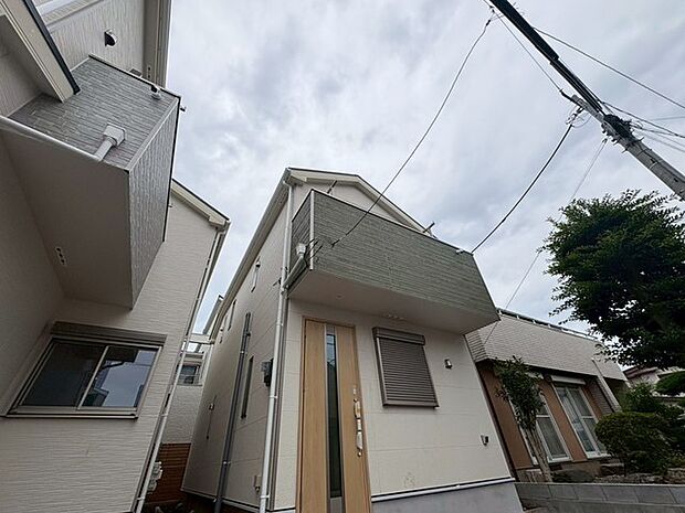 実際に室内をご見学頂くと生活のイメージが広がります。家具を置いたイメージや窓からの景色など、現地で体感ください。