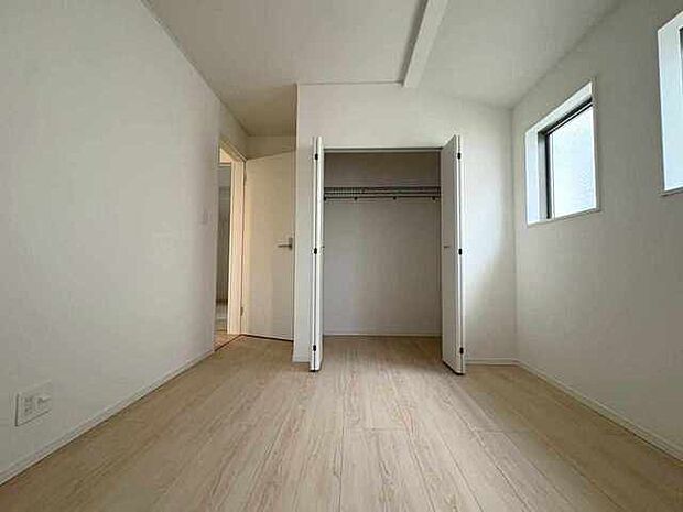 各お部屋に収納が設置されています。