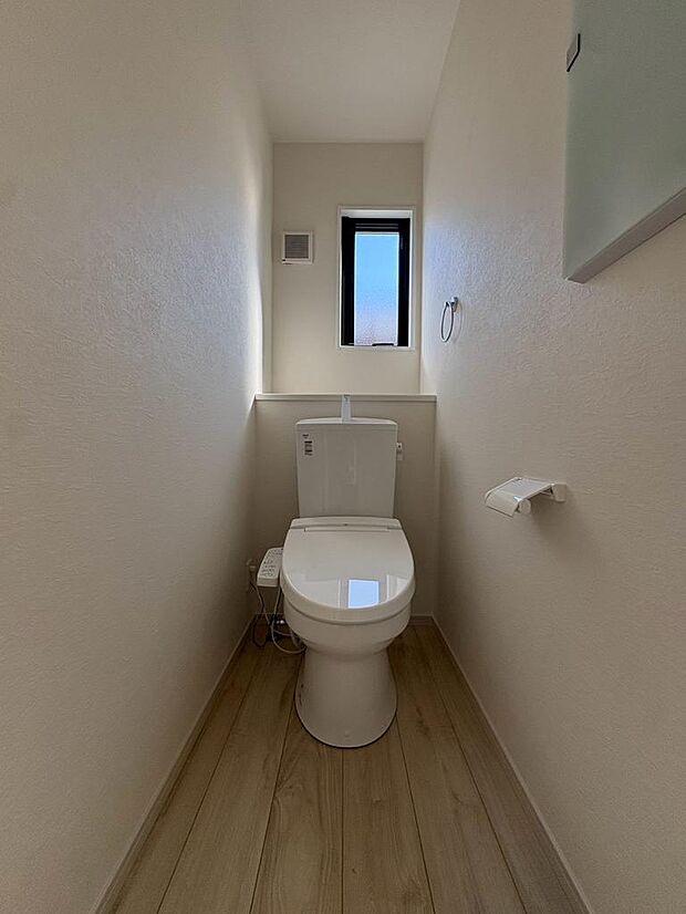 トイレにはウォシュレット機能を標準装備。