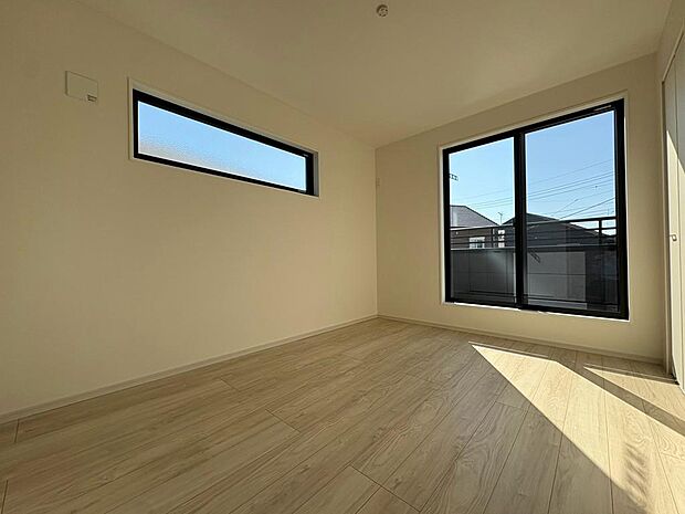 スタイリッシュなデザインと快適な居住性を兼ね備えた洋室。
