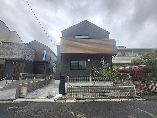 建物が完成しましたので室内のご見学予約スタート。当日のご見学予約も大歓迎です。お気軽にご連絡ください。他にもインターネットに掲載していない情報も沢山ありますので、比較で併せてご見学ができます。