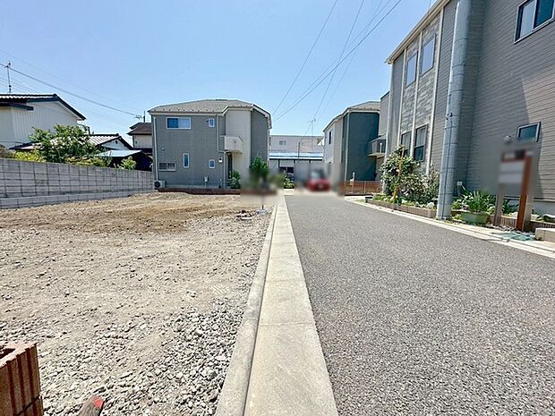 周辺は住宅が建ち並ぶ閑静な住宅街です。 