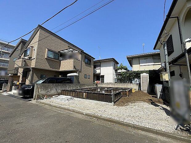現在建物を建築中です、建築中の物件については現地確認の他、同施工会社の完成施工例のご案内、担当者のプレゼンテーションにてご検討ください。適切なご検討の方法をご説明させて頂きます。 