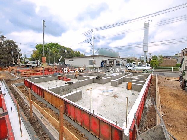 現在建物を建築中です、建築中の物件については現地確認の他、同施工会社の完成施工例のご案内、担当者のプレゼンテーションにてご検討ください。適切なご検討の方法をご説明させて頂きます。
