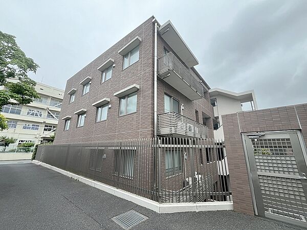 周辺のエリアで他にも沢山売りに出ている物件があります。インターネット掲載前の情報などもありますのでお気軽にお問合せください。まとめてご見学できます。