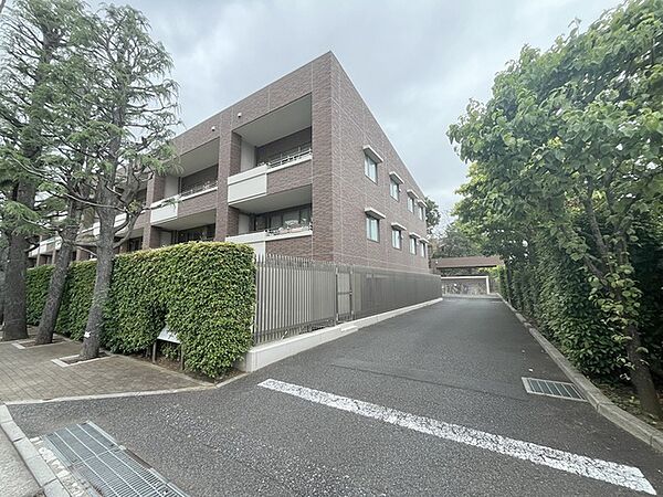 現地のご見学予約もスタートしました。周辺で売りに出ている物件も沢山御座います。まとめてご見学ができますのでお気軽にお申しつけください。