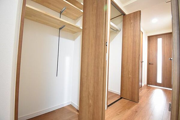 各お部屋に収納が設置されています。