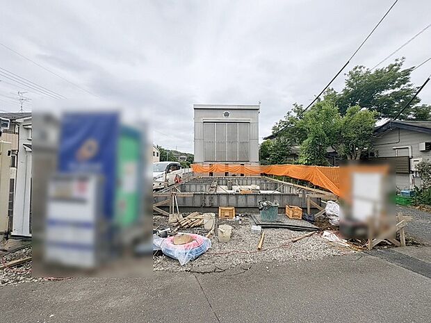 現在建物を建築中です、建築中の物件については現地確認の他、同施工会社の完成施工例のご案内、担当者のプレゼンテーションにてご検討ください。適切なご検討の方法をご説明させて頂きます。 