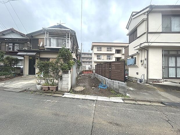 周辺のエリアで他にも沢山売りに出ている物件があります。インターネット掲載前の情報などもありますのでお気軽にお問合せください。まとめてご見学できます。