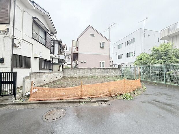 周辺のエリアで他にも沢山売りに出ている物件があります。インターネット掲載前の情報などもありますのでお気軽にお問合せください。まとめてご見学できます。 