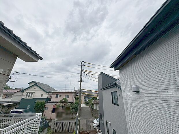窓からの眺望です。実際に現地で眺望もご確認ください。