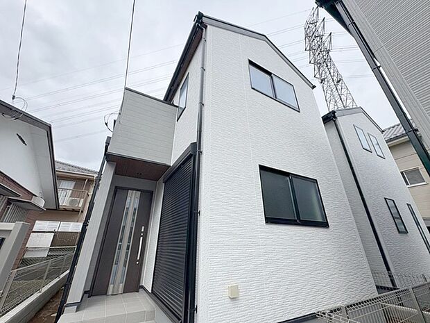 建物が完成しましたので室内のご見学予約スタート。当日のご見学予約も大歓迎です。お気軽にご連絡ください。エステート白馬国分寺店は火曜水曜も営業しております。