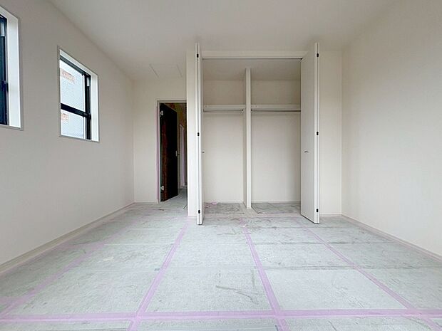 各お部屋に収納が設置されています。