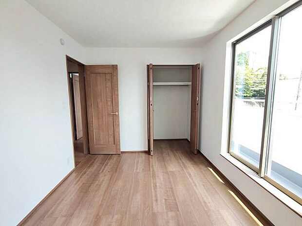 各お部屋に収納が設置されています。