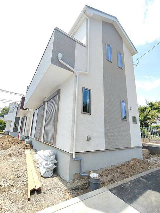 建物が完成しましたので室内のご見学予約スタート。当日のご見学予約も大歓迎です。お気軽にご連絡ください。他にもインターネットに掲載していない情報も沢山ありますので、比較で併せてご見学ができます。