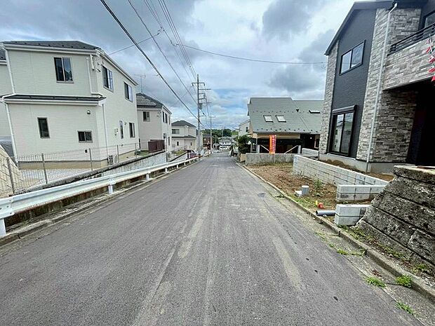 個々の優先事項や好みに基づいて考慮することが重要、 様々なライフスタイル、自分や家族にとってマッチする街並みを選ぶことが大切です。