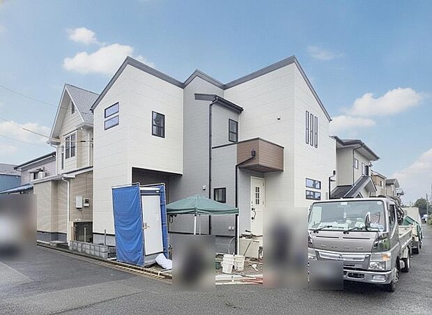 落ち着いた色合いの外観が周囲の街並みに心地よく調和する。