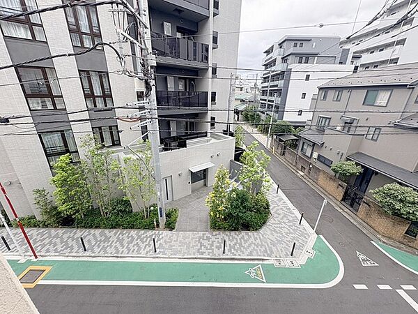落ち着いた雰囲気の整然とした街区。