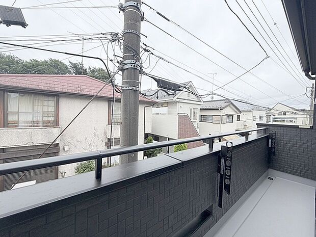 窓からの眺望です。実際に現地で眺望もご確認ください。