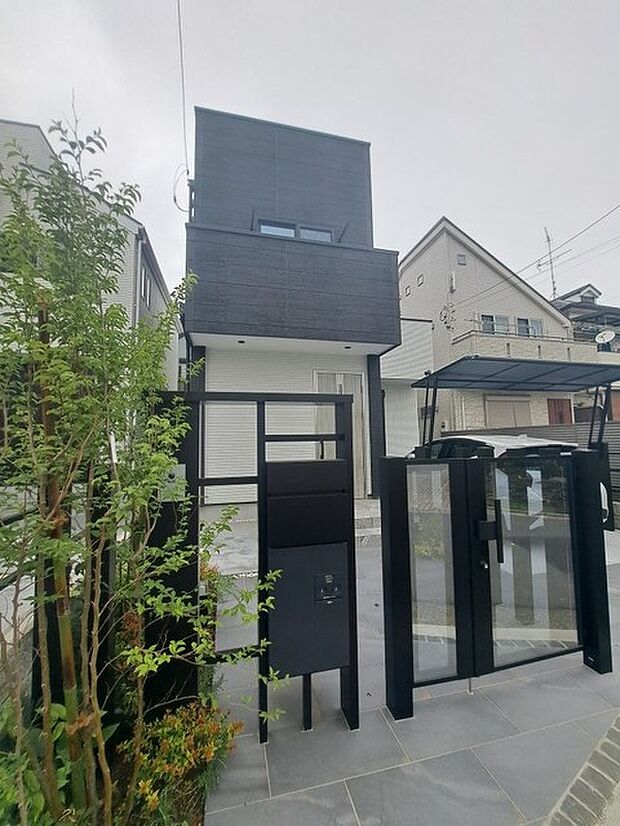 建物が完成しましたので室内のご見学予約スタート。当日のご見学予約も大歓迎です。お気軽にご連絡ください。他にもインターネットに掲載していない情報も沢山ありますので、比較で併せてご見学ができます。 