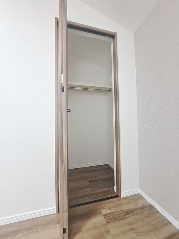 クローゼットなど収納も豊富なお家です。 
