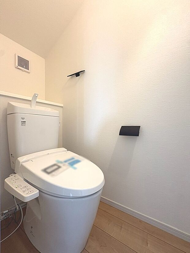 トイレにはウォシュレット機能を標準装備。