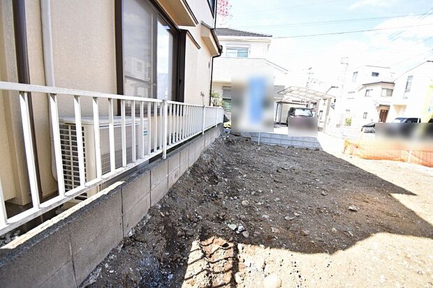 土地物件にはご確認頂くポイントがたくさんございます、土地だけのご見学の際もご遠慮せず、ぜひお気軽に担当スタッフにお申しつけくださいませ。