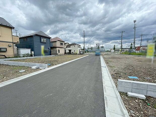 周辺は住宅が建ち並ぶ閑静な住宅街です。