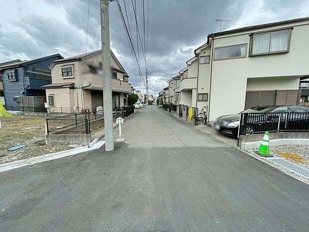 周辺は住宅が建ち並ぶ閑静な住宅街です。 
