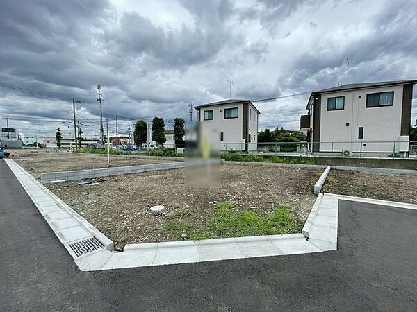 土地物件にはご確認頂くポイントがたくさんございます、土地だけのご見学の際もご遠慮せず、ぜひお気軽に担当スタッフにお申しつけくださいませ。