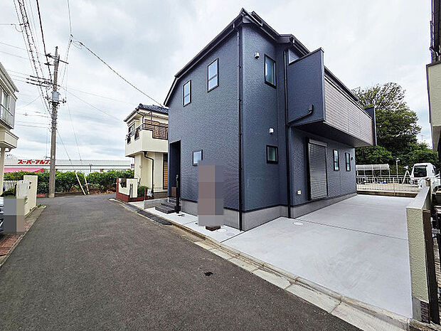 周辺は住宅が建ち並ぶ閑静な住宅街です。 