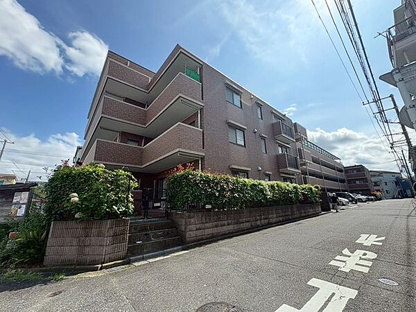 ついにリフォーム完成しました。即引渡しも可能です。完成済の住戸で実際の住み心地が体感できます。お仕事帰りの平日でも土日祝日でも、ご希望のご内覧日時をお気軽にご相談ください。