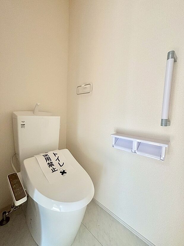 トイレにはウォシュレット機能を標準装備。