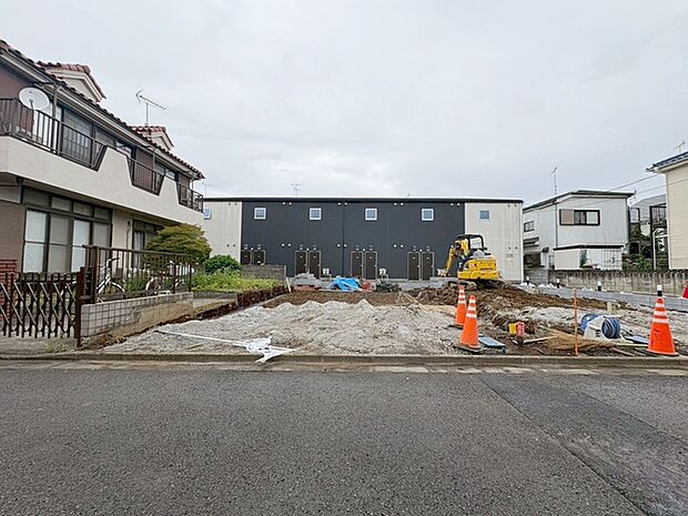 現在建物を建築中です、建築中の物件については現地確認の他、同施工会社の完成施工例のご案内、担当者のプレゼンテーションにてご検討ください。適切なご検討の方法をご説明させて頂きます。