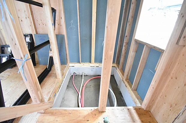 実際に室内をご見学頂くと生活のイメージが広がると思います。家具を置いたイメージや窓からの景色など。 