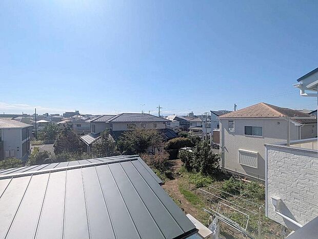 窓からの眺望です。実際に現地で眺望もご確認ください。