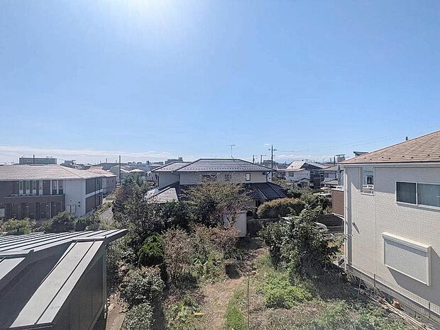 窓からの眺望です。実際に現地で眺望もご確認ください。