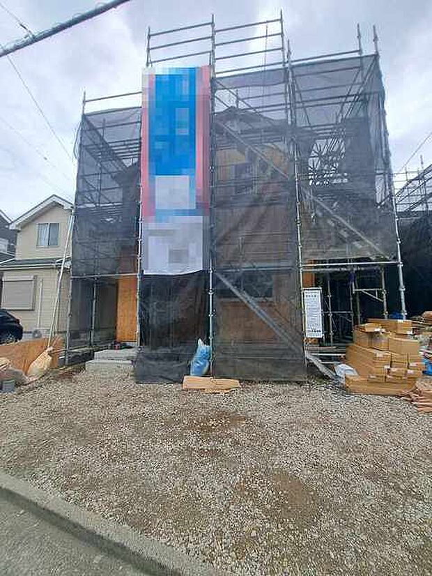現在建物を建築中です、建築中の物件については現地確認の他、同施工会社の完成施工例のご案内、担当者のプレゼンテーションにてご検討ください。適切なご検討の方法をご説明させて頂きます。 