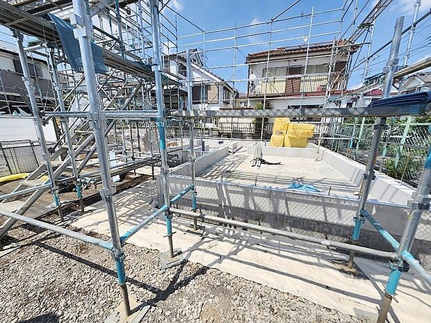 現在建物を建築中です、建築中の物件については現地確認の他、同施工会社の完成施工例のご案内、担当者のプレゼンテーションにてご検討ください。適切なご検討の方法をご説明させて頂きます。