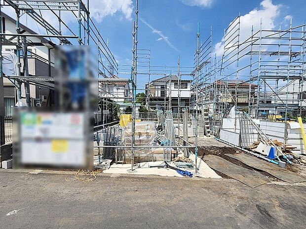 現在建物を建築中です、建築中の物件については現地確認の他、同施工会社の完成施工例のご案内、担当者のプレゼンテーションにてご検討ください。適切なご検討の方法をご説明させて頂きます。