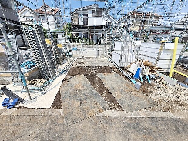 現在建物を建築中です、建築中の物件については現地確認の他、同施工会社の完成施工例のご案内、担当者のプレゼンテーションにてご検討ください。適切なご検討の方法をご説明させて頂きます。