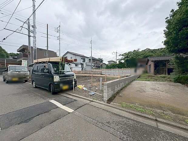 現在建物を建築中です、建築中の物件については現地確認の他、同施工会社の完成施工例のご案内、担当者のプレゼンテーションにてご検討ください。適切なご検討の方法をご説明させて頂きます。