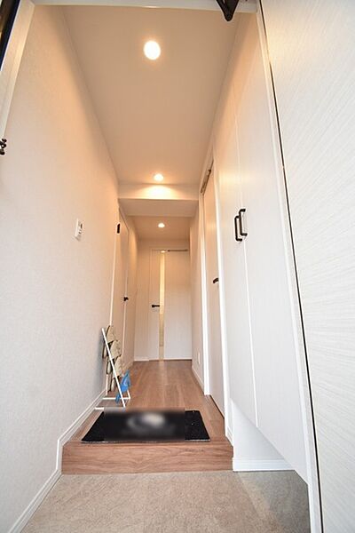 実際に室内をご見学頂くと生活のイメージが広がると思います。家具を置いたイメージや窓からの景色など。